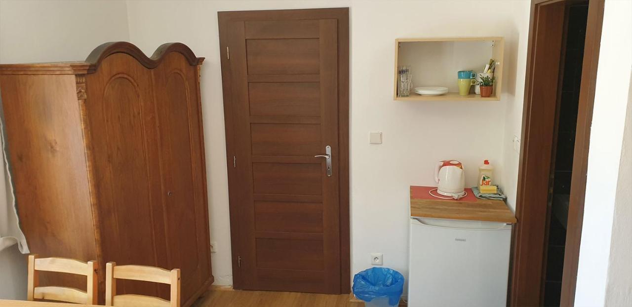 Penzion A Restaurace U Baby Subrovy Hotel Kokorin Екстериор снимка